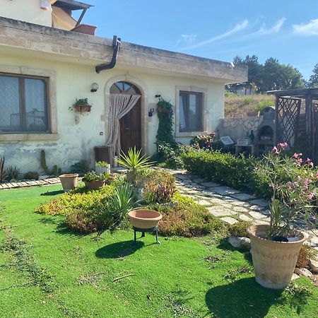 Villa Radiosa Gravina in Puglia Exterior photo