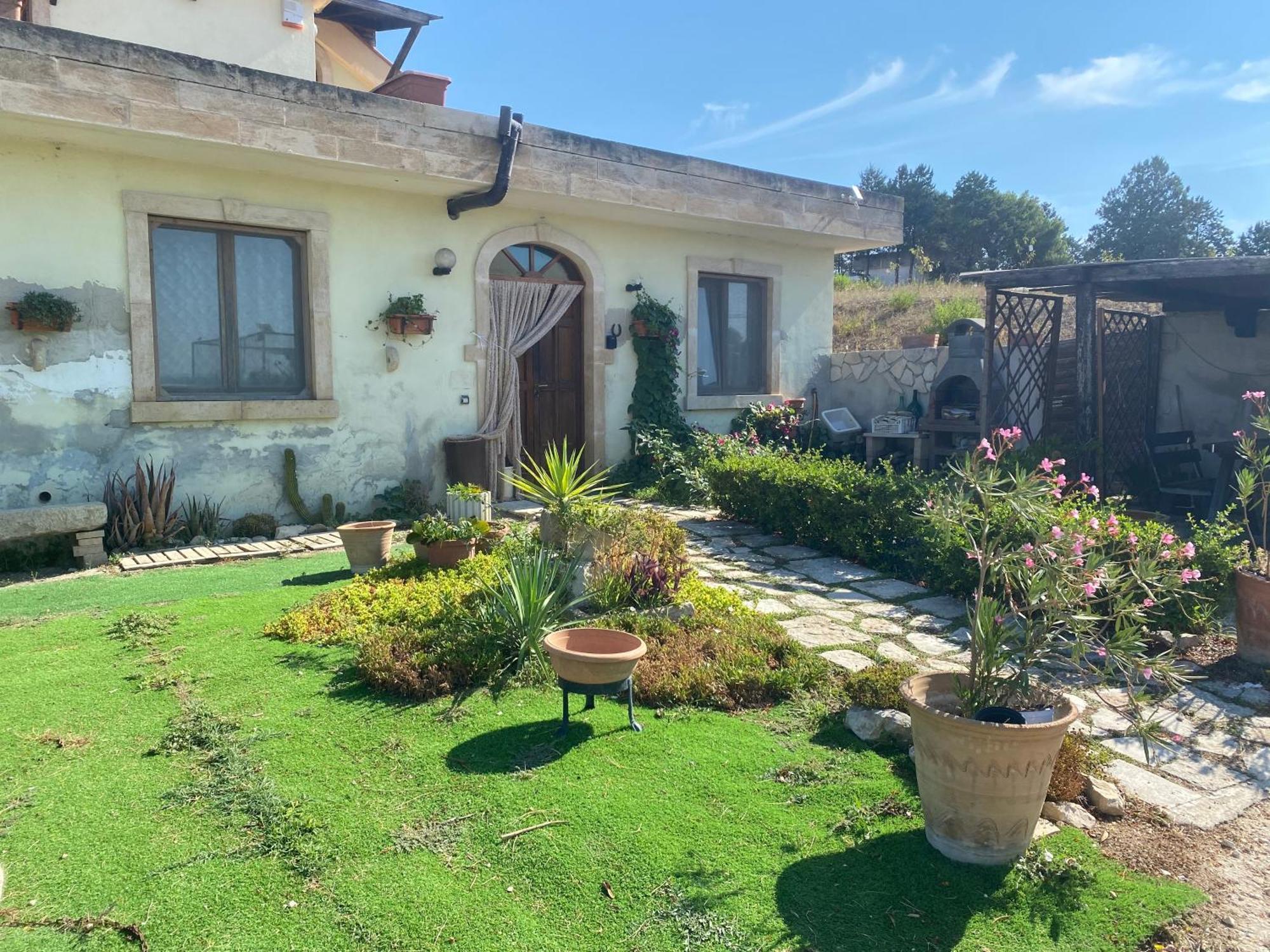 Villa Radiosa Gravina in Puglia Exterior photo